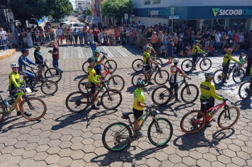 Foto - Desfile do Centenário de Paraguaçu Paulista