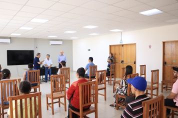 Foto - Prefeitura Municipal entrega certificados a concluintes de cursos realizados em parceria com o Senai