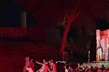 Foto - Paixão de Cristo 2026 bate recorde de público e emociona mais de 3 mil pessoas