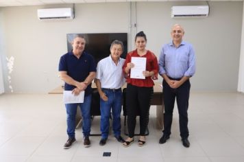 Foto - Prefeitura Municipal entrega certificados a concluintes de cursos realizados em parceria com o Senai