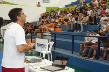 Foto - CARAVANA ESPORTIVA DO SESC VERÃO COM GUERRINHA DO BASQUETE