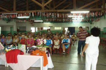 Foto - Entrega Uniformes para o Centro de Convivência do Idoso - CCI