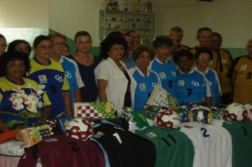 Foto - Entrega Uniformes para o Centro de Convivência do Idoso - CCI