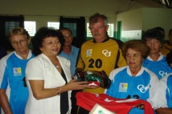 Foto - Entrega Uniformes para o Centro de Convivência do Idoso - CCI