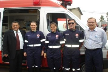 Foto - Entrega da SAMU ao prefeito Ediney em Tatuí