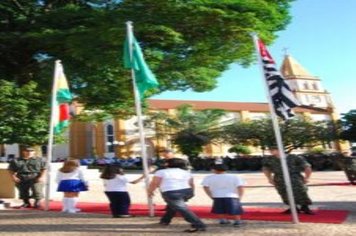 Foto - CERIMONIAL DO ANIVERSÁRIO DA CIDADE - 2010 - 85 ANOS