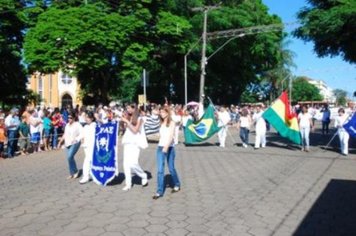 Foto - DESFILE DO ANIVERSÁRIO DA CIDADE - 2010 - 85 ANOS