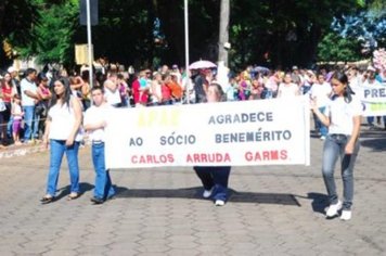 Foto - DESFILE DO ANIVERSÁRIO DA CIDADE - 2010 - 85 ANOS