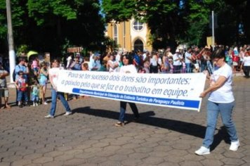 Foto - DESFILE DO ANIVERSÁRIO DA CIDADE - 2010 - 85 ANOS