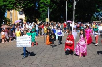Foto - DESFILE DO ANIVERSÁRIO DA CIDADE - 2010 - 85 ANOS