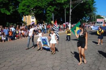 Foto - DESFILE DO ANIVERSÁRIO DA CIDADE - 2010 - 85 ANOS
