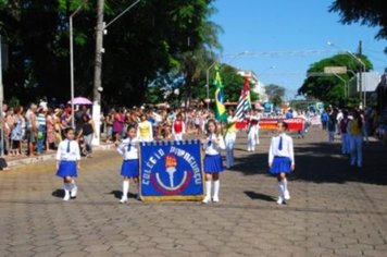 Foto - DESFILE DO ANIVERSÁRIO DA CIDADE - 2010 - 85 ANOS
