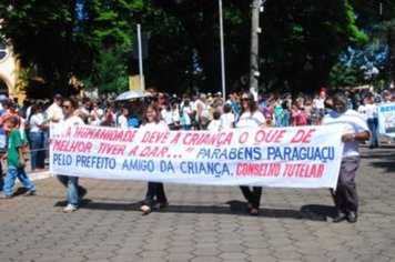 Foto - DESFILE DO ANIVERSÁRIO DA CIDADE - 2010 - 85 ANOS