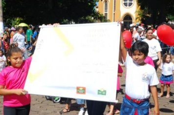 Foto - DESFILE DO ANIVERSÁRIO DA CIDADE - 2010 - 85 ANOS