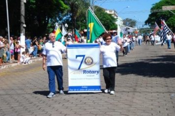 Foto - DESFILE DO ANIVERSÁRIO DA CIDADE - 2010 - 85 ANOS