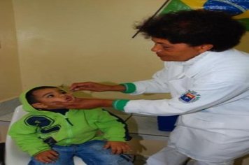 Foto - VACINAÇÃO CONTRA A PARALISIA INFANTIL EM PARAGUAÇU