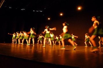 Foto - Show de Fanfarra e Dança