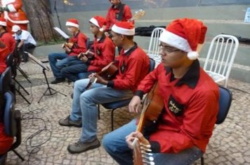 Foto - EnCantos de Natal - Viola & Cia na Casa do Papai Noel