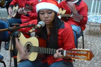 Foto - EnCantos de Natal - Viola & Cia na Casa do Papai Noel