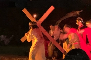 Foto - Paixão de Cristo 2026 bate recorde de público e emociona mais de 3 mil pessoas