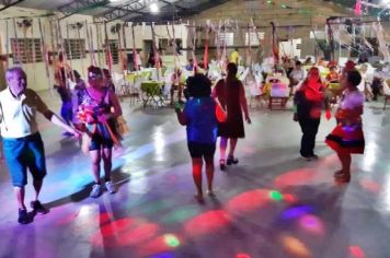 Foto - CCI de Paraguaçu festeja o Carnaval das Antigas