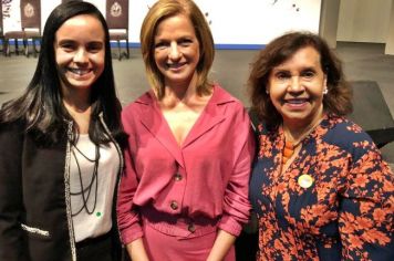 Prefeita Almira assina liberação de recursos para programas socioassistenciais 