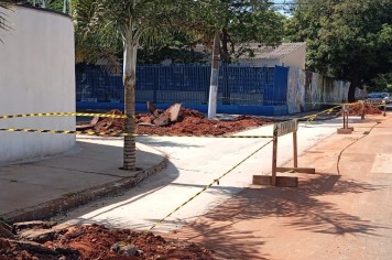 Prefeitura constrói novo sarjetão e reforça drenagem na região central da cidade