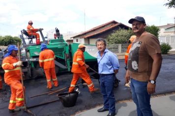 Trabalhos de recapeamento em ruas de Paraguaçu são retomados