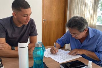 Prefeito Antian Sasada vista pedido de 'ar condicionado' para as salas de aula das escolas municipais