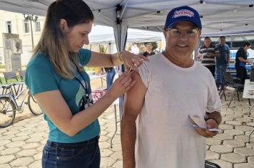 Vigilância em Saúde participa de ação do Ônibus da Prevenção com orientações e vacinas