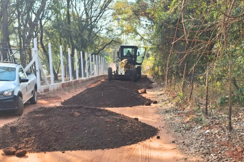 Manutenção garante segurança e melhora tráfego na estrada Joia do Serrado, em Paraguaçu Paulista