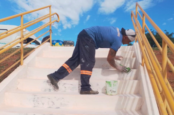 Manutenção chega as escadarias do Centro de Convergência