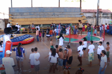 Prefeitura presenteia crianças com tarde de brincadeiras
