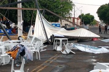 Chuva e ventania destroem estrutura do 1º Estância Samba & Pagode e evento é cancelado