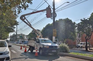 Serviço de manutenção da iluminação pública é constante em Paraguaçu Paulista
