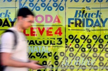 Procon de Paraguaçu orienta consumidores para compras na Black Friday
