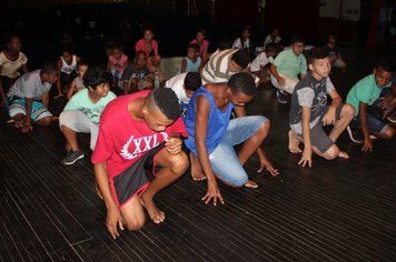 A Turma do Chaves estará no Cine Teatro Lucila Nascimento, hoje à noite