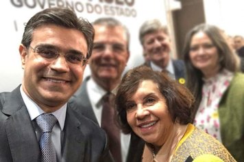 Prefeita de Paraguaçu participa do lançamento do Programa Meu Emprego, que amplia vagas e integra cursos de qualificação profissional