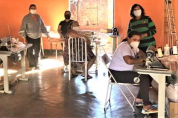 Voluntárias da Roseta produzem mais de 700 máscaras, com apoio do Fundo Social