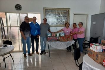 Departamento de Esporte e Lazer faz nova entrega de leite à Associação Paraguaçuense de Combate ao Câncer