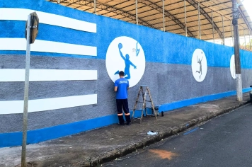 Quadra Elzinha passa por revitalização e ganha novo padrão visual para fortalecer o esporte local