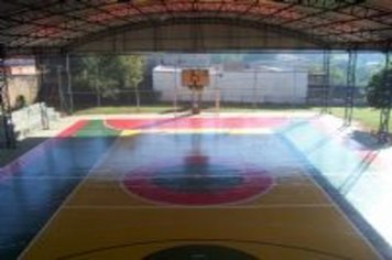 Quadras das escolas municipais ganham reformas e as cores do município