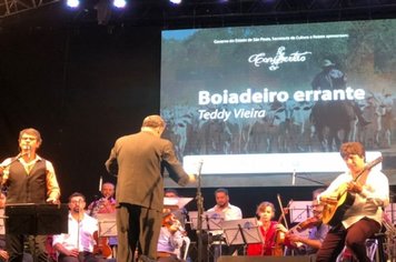 'ConSertão' leva mais de 2 mil pessoas à Praça da Fonte Luminosa, em Paraguaçu Paulista