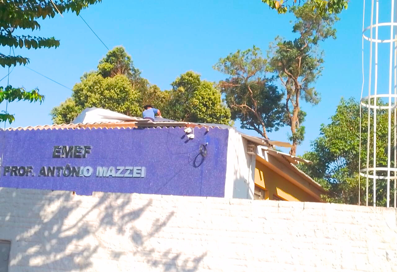 Telhado da Escola Antônio Mazzei é recuperado após danos causados pelo temporal