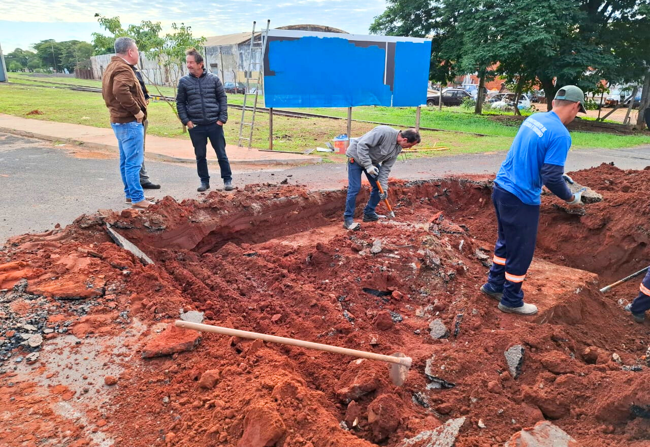 Prefeitura repara afundamento de via na Travessa Bruno Benazzi, na região central da cidade