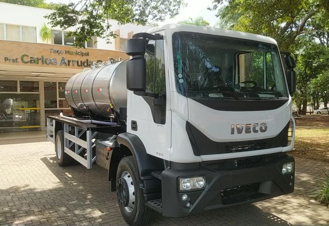Prefeitura adquire caminhão-tanque isotérmico para cessão de uso para a Associação dos Produtores de Leite e Derivados de Paraguaçu Paulista