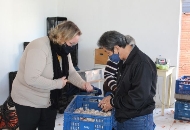 Prefeito acompanha entrega de produtos da agricultura familiar para merenda
