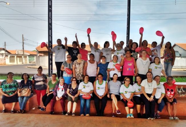 Academia de Saúde de Paraguaçu homenageia as mães com café da manhã