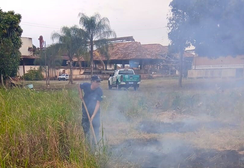 Incêndio em área próxima à linha férrea reforça alerta sobre riscos das queimadas