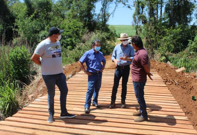 Prefeitura entrega nova ponte na Água do Saltinho